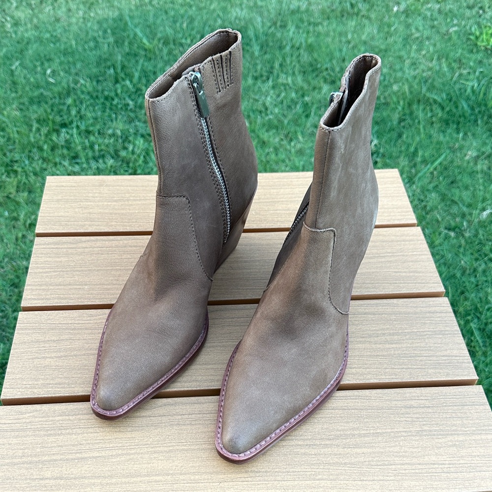 Dolce Vita - Volli Western Pointy Toe Booties NWOT